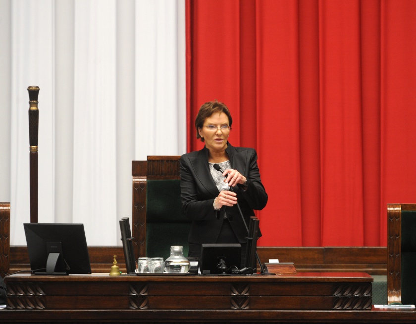 Premier Kopacz: rząd będzie rozwijał różne formy wsparcia seniorów