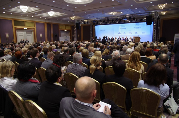 Na zdj. IX Forum Rynku Zdrowia, sesja inauguracyjna. Fot. PTWP Piotr Waniorek X Forum Rynku Zdrowia: mapa drogowa polskiej polityki senioralnej
