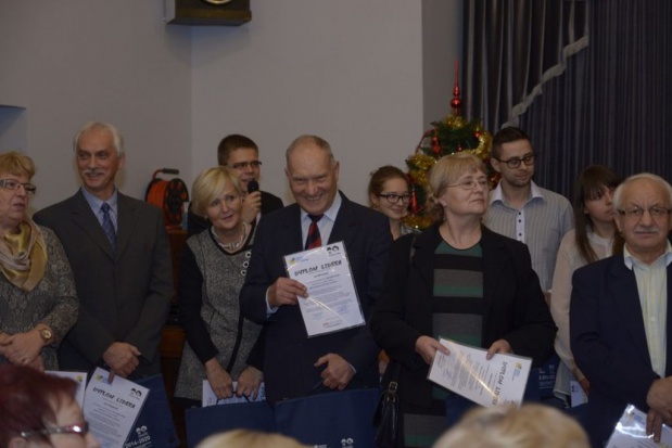 Ponad 750 osób wzięło udział w warsztatach, wydarzeniach projektowych, w tym podsumowaniu projektu „Śląscy Seniorzy XXI wieku na TOPie!” Fot. Fot. senior.swietochlowice.org.pl Ponad 750 uczestników projektu „Śląscy Seniorzy XXI wieku na TOPie!”