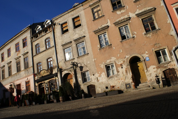 5186 osób liczy kolejka oczekujących na mieszkania komunalne i socjalne w Lublinie. Fot. Daniel Kruczynski/Flickr.com (CC BY-SA 2.0) Lublin: kolejka po mieszkania komunalne i socjalne. Kto może je otrzymać?