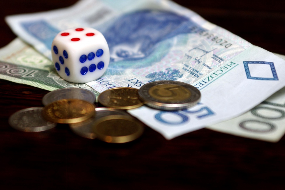 Sejm: jak obniżenie wieku emerytalnego wpłynie na finanse osób starszych?