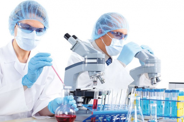 Objawy choroby Parkinsona wynikają z uszkodzenia neuronów produkujących dopaminę. Fot. Fotolia Choroba Parkinsona: kluczową rolę w zapobieganiu odgrywają jelita?