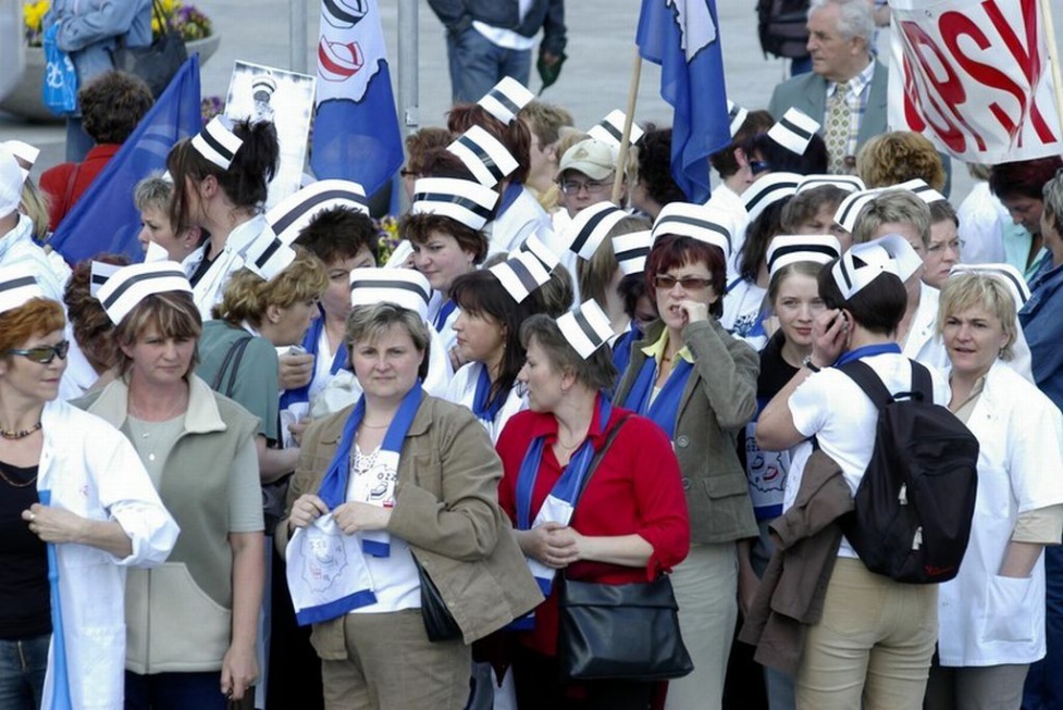 Pielęgniarki protestują: strajki ostrzegawcze w szpitalach