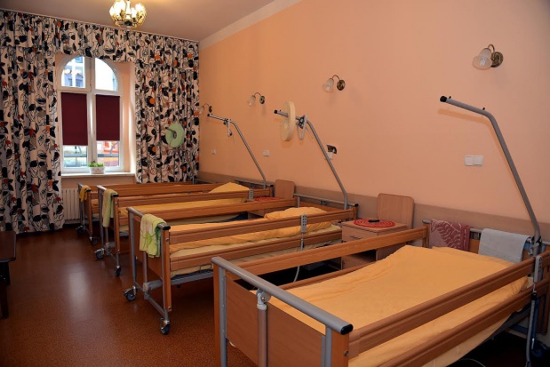 Stworzenie dziennego oddziału psychogeriatrycznego to główny postulat nyskiej rady seniorów. Na zdj. psychogeriatria w DPS-ie w Bytomiu (zdjęcie ilustracyjne) Nysa: nie ma środków na dzienny oddział psychogeriatryczny