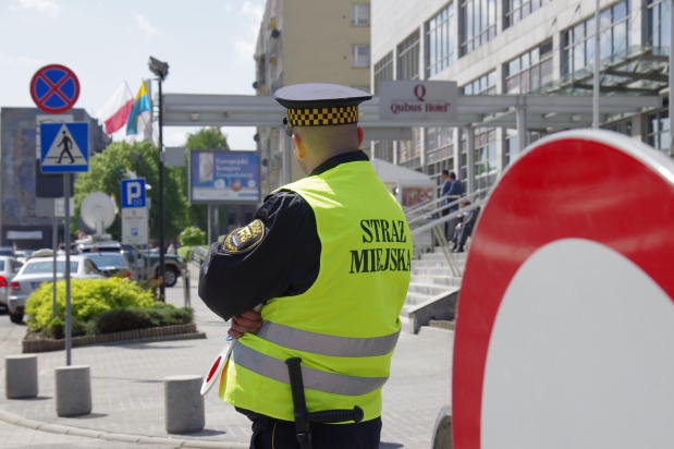 Strażnicy będa kolejną grupą mającą możliwość przechodzenia na wcześniejszą emeryturę? Fot. Piotr Waniorek, PTWP Strażnicy miejscy zapowiadają walkę o wcześniejszą emeryturę