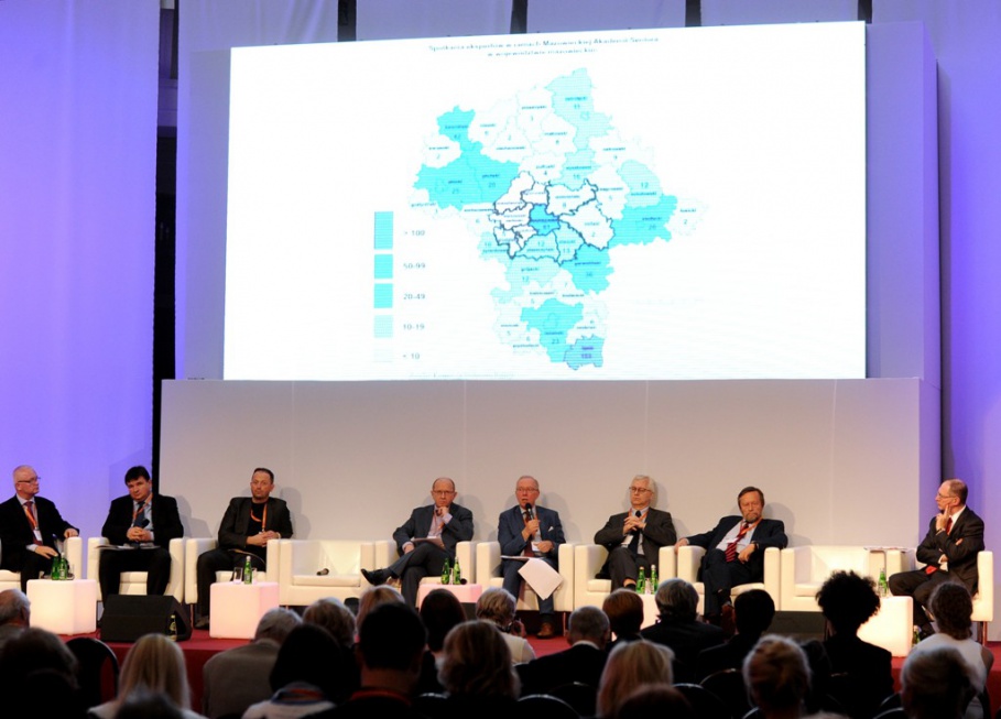 Na zdj. sesja "Priorytety zdrowotne państwa" na Międzynarodowym Kongresie Zdrowego Starzenia Fot. Fundacja NZSs Priorytety zdrowotne: przedwczesna umieralność to wciąż polska specjalność