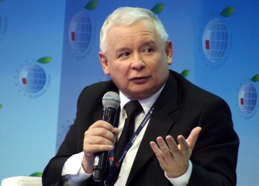 Na zdj. Jarosław Kaczyński, prezes Prawa i Sprawiedliwości PiS wygrywa wybory: co obiecał seniorom i emerytom?