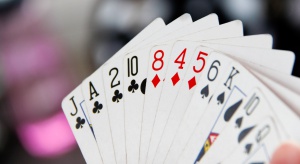 Gra w karty pomaga po udarze mózgu