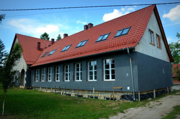 Aby Hospicjum Ziemi Kluczborskiej otrzymało kontrakt z NFZ jeszcze w roku 2016, do października musi skończyć budowę parteru i budynku gospodarczego. Fot. www.hospicjumswpio.pl Opolskie: chcą zdążyć z budową hospicjum do października 2016 roku