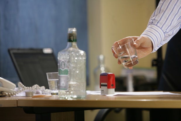Już pół butelki wina dziennie może doprowadzić u kobiet - po wielu latach - do zwłóknienia i marskości wątroby. Fot. Andrzej Wawok PTWP Pijesz alkohol? Zobacz, przy jakich ilościach należy zbadać wątrobę