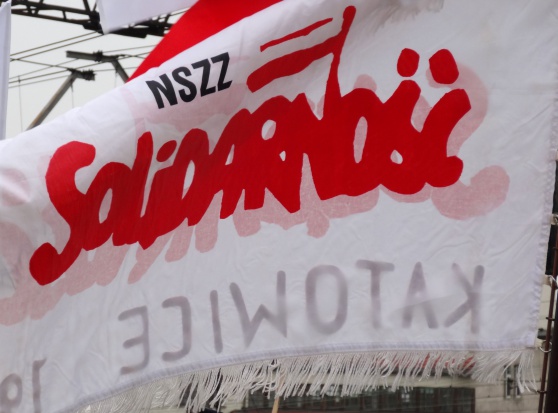 NSZZ "Solidarność" deklaruje, że sprzeciwi się zakazowi dorabiania po osiągnięciu powszechnego wieku emerytalnego. Fot. Michał Oleksy PTWP NSZZ "Solidarność": nie zgodzimy się na ograniczenia w dorabianiu dla emerytów