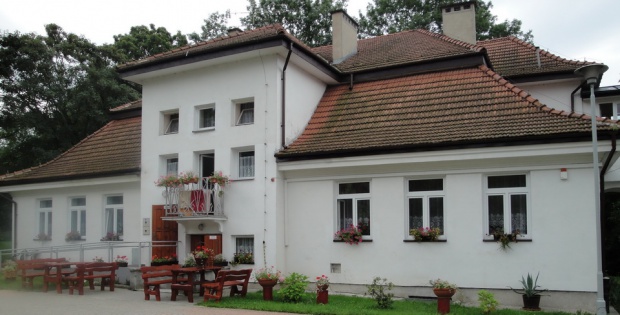 Siedziba DPS-u w Stróżach została przejęta przez spadkobierców dawnych właścicieli. Fot. www.dpsstroze.pl Małopolskie: spadkobiercy dawnych właścicieli przejmują siedziby DPS-ów