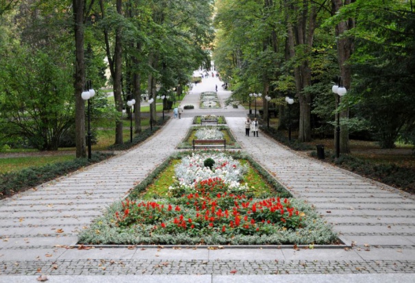 Najwyższe dofinansowanie przyznano Gołdapi, która jest jedynym do tej pory miastem w regionie posiadającym status uzdrowiska. Polanica-Zdrój, Park Zdrojowy. Fot. mat. prasowe (zdjęcie ilustracyjne) Warmińsko-mazurskie: blisko 9 mln zł na inwestycje w miejscowościach uzdrowiskowych