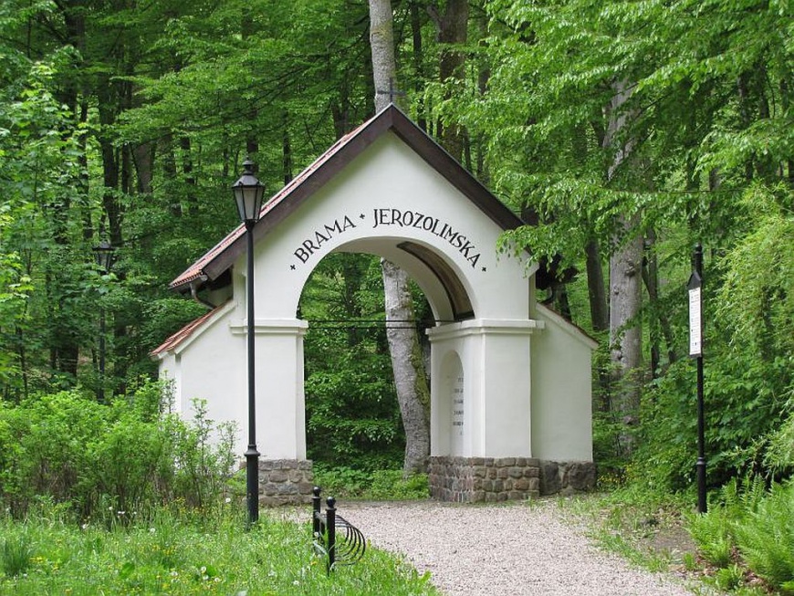 Kalwaria Wejherowska, Kaplica Brama Jerozolimska w Trójmiejskim Parku Krajobrazowym. Fot. mat. prasowe Nordic walking: poznaj 7 najpiękniejszych polskich tras