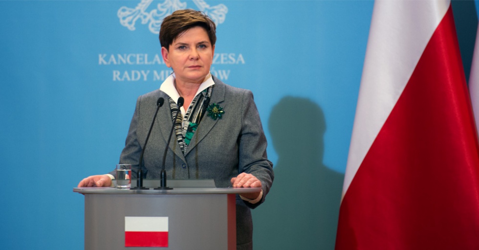 Premier Beata Szydło zapewniła, że w projekcie budżetu znalazły się pieniądze na najważniejsze programy społeczne rządu. Na zdjęciu Prezes Rady Ministrów Beata Szydło Fot. Kancelaria Premiera/ Flickr.com Public Domain Mark 1.0 Premier zapewnia: mamy pieniądze na waloryzację emerytur i leki dla seniorów