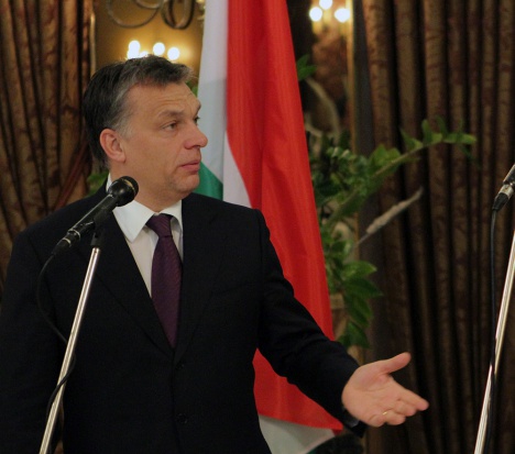 Viktor Orban rozda emerytom prezenty
