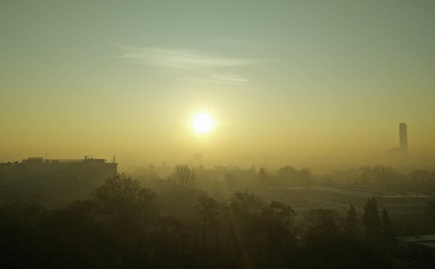 Naukowcy badają, w jaki sposób zanieczyszczone powietrze Wrocławia wpływa na zdrowie mieszkańców. Fot. Metamorfa Studio/Flickr.com (Public Domain Mark 1.0) Wrocław: 70 dni w roku powietrze "nie nadaje się do oddychania"