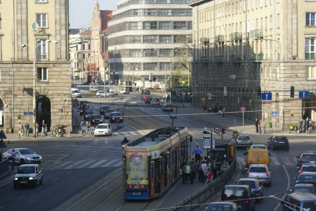 Dyrektorzy poznańskich DPS-ów narzekają na zbyt skromne budżety przy rosnących potrzebach dot. opieki nad seniorami. Fot. Łukasz Hejnak/Flickr.com (CC BY 2.0) Poznań: DPS-y z problemami, coraz dłuższe kolejki i skromne budżety