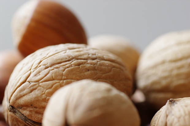 Naukowcy: orzechy, pistacje i migdały zmniejszają ryzyko nowotworu