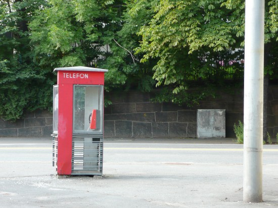 W budkach telefonicznych w Ostrowie Wlkp. wyłożono 100 tytułów. Fot. Metro Centric/Flickr.com (CC BY 2.0) (zdj. ilustracyjne) Ostrów Wlkp.: budki telefoniczne przerobiono na darmowe wypożyczalnie książek